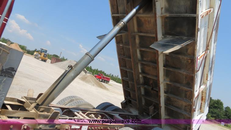 image for item B2443 1994 Volvo White GMC ACL dump truck