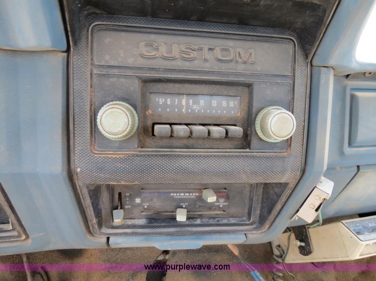 image for item B2444 1981 Ford F600 winch truck