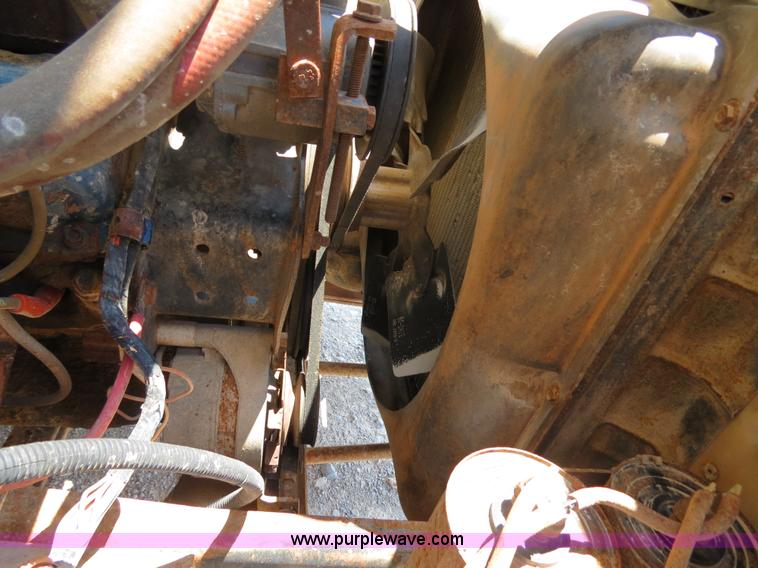 image for item B2444 1981 Ford F600 winch truck