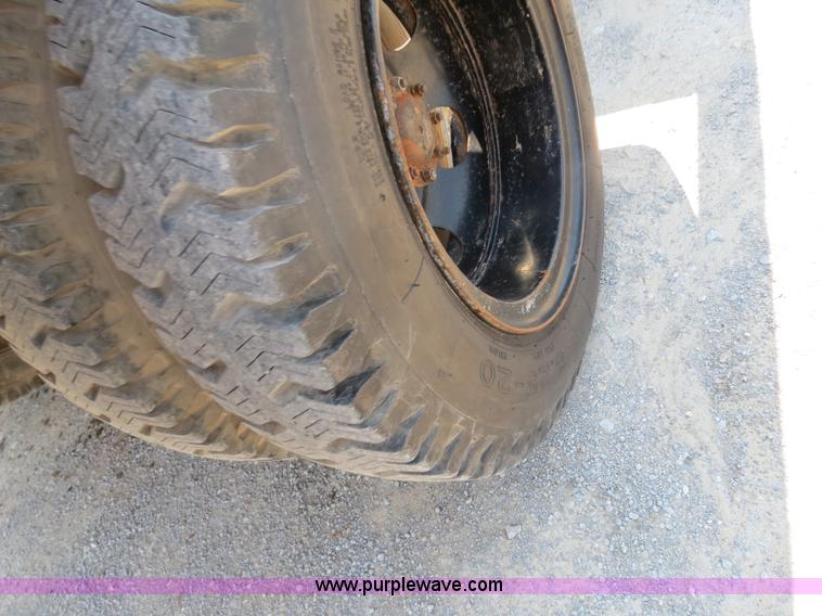 image for item B2444 1981 Ford F600 winch truck