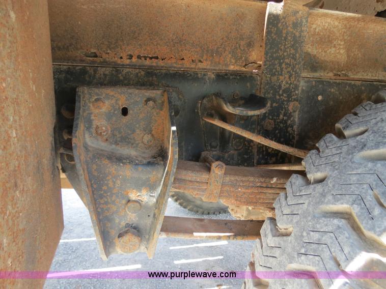 image for item B2444 1981 Ford F600 winch truck