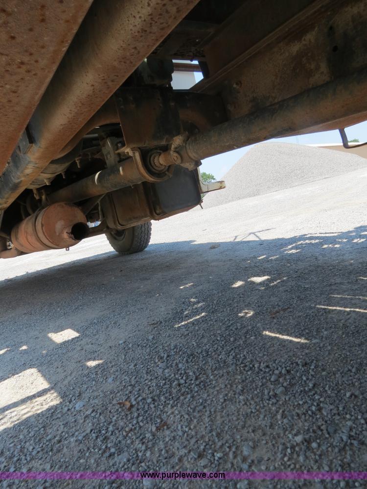 image for item B2444 1981 Ford F600 winch truck