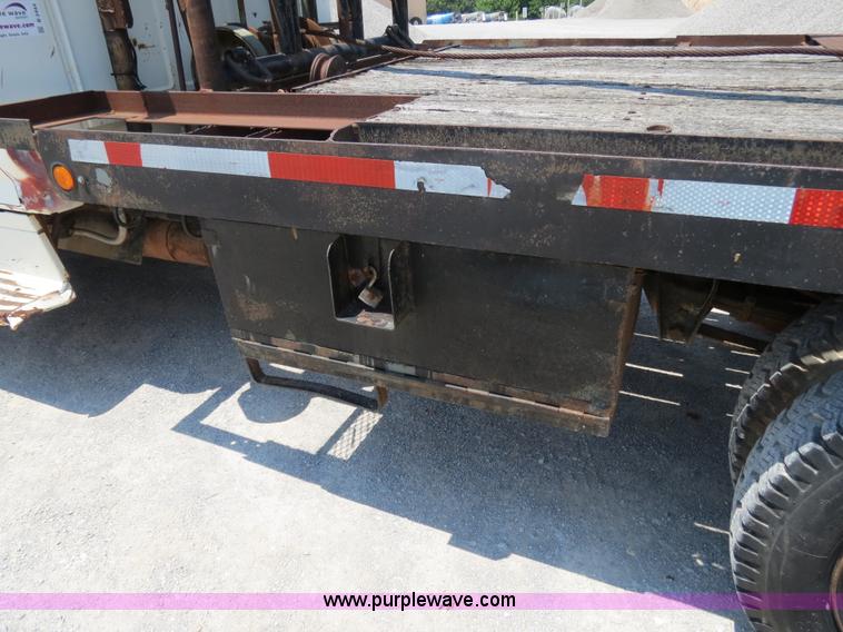 image for item B2444 1981 Ford F600 winch truck