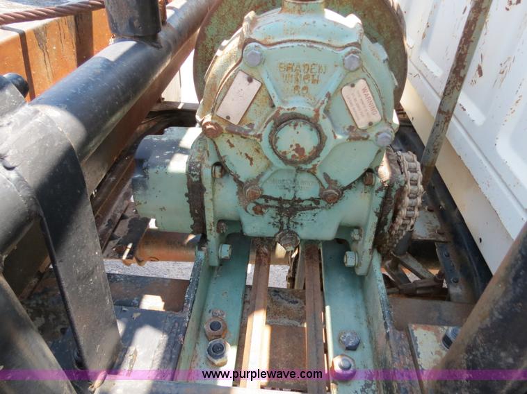 image for item B2444 1981 Ford F600 winch truck