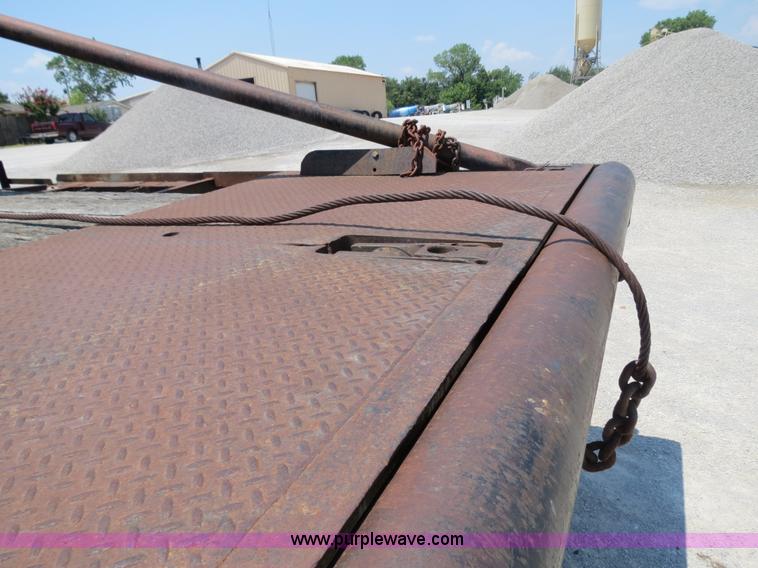 image for item B2444 1981 Ford F600 winch truck