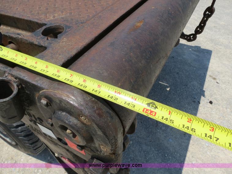 image for item B2444 1981 Ford F600 winch truck