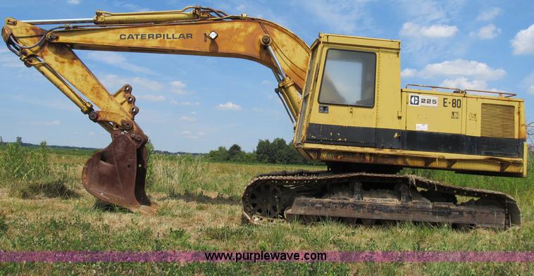 image for item B2764 1983 Caterpillar 225 excavator