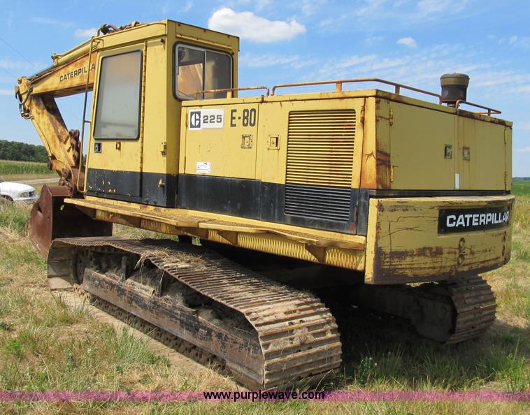 image for item B2764 1983 Caterpillar 225 excavator