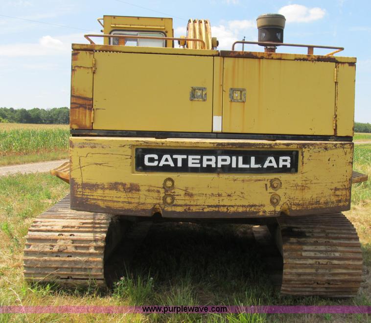 image for item B2764 1983 Caterpillar 225 excavator