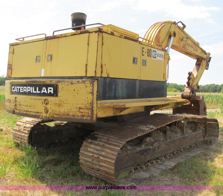 image for item B2764 1983 Caterpillar 225 excavator