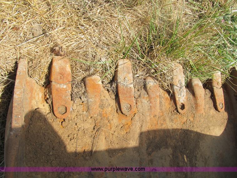 image for item B2764 1983 Caterpillar 225 excavator