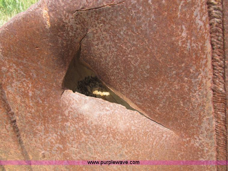 image for item B2764 1983 Caterpillar 225 excavator