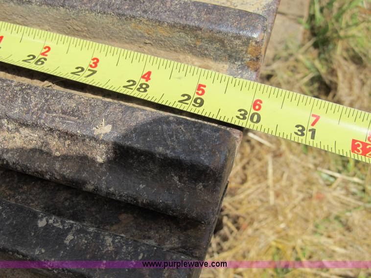 image for item B2764 1983 Caterpillar 225 excavator