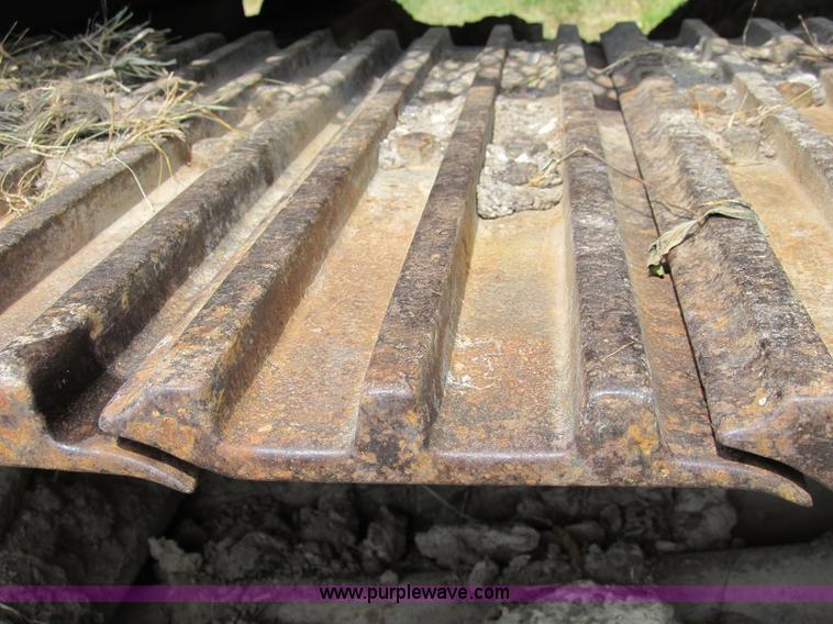 image for item B2764 1983 Caterpillar 225 excavator