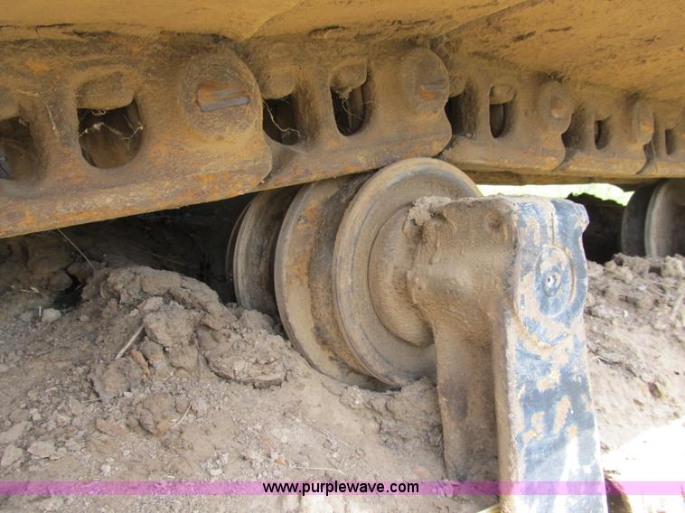 image for item B2764 1983 Caterpillar 225 excavator