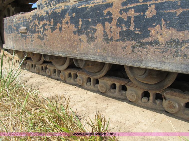 image for item B2764 1983 Caterpillar 225 excavator