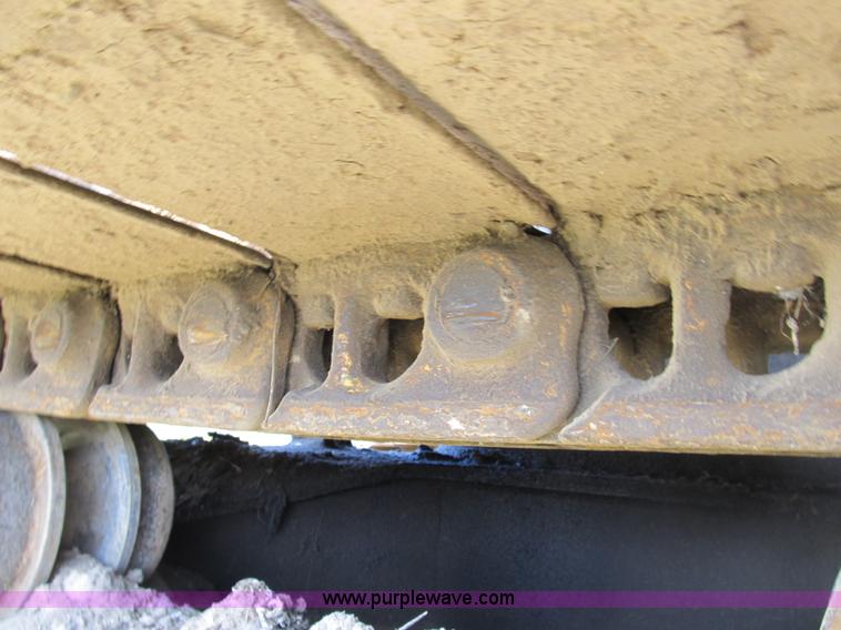 image for item B2764 1983 Caterpillar 225 excavator