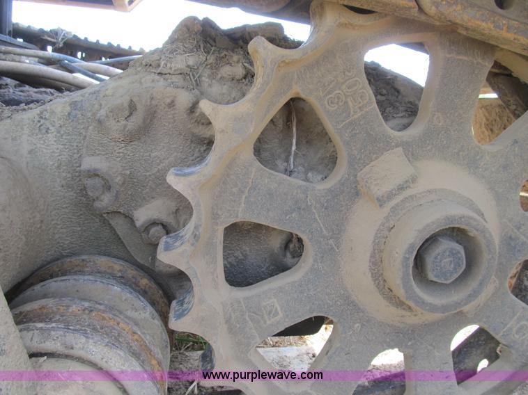 image for item B2764 1983 Caterpillar 225 excavator