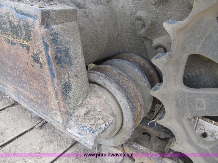 image for item B2764 1983 Caterpillar 225 excavator