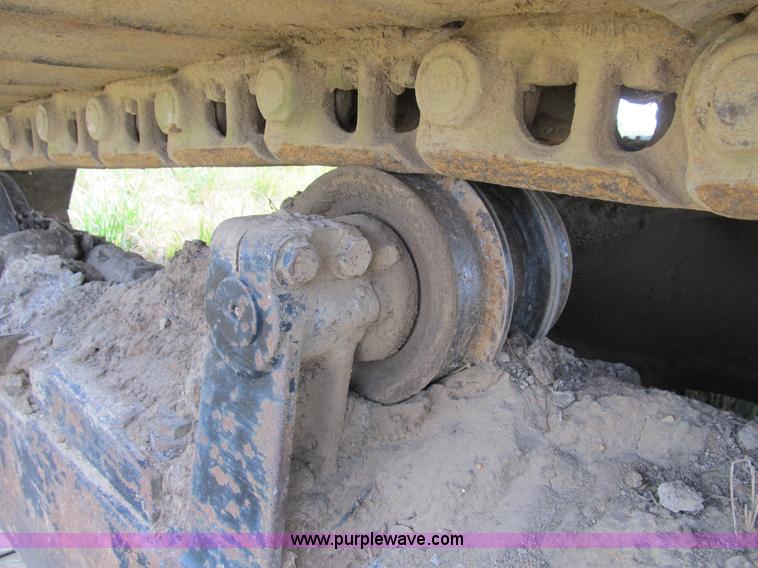 image for item B2764 1983 Caterpillar 225 excavator