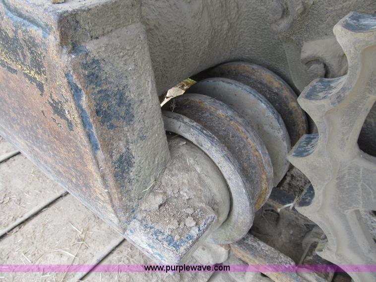 image for item B2764 1983 Caterpillar 225 excavator