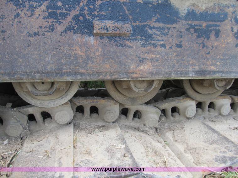 image for item B2764 1983 Caterpillar 225 excavator