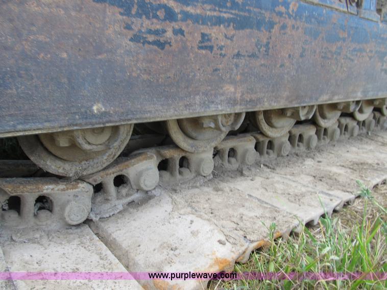 image for item B2764 1983 Caterpillar 225 excavator