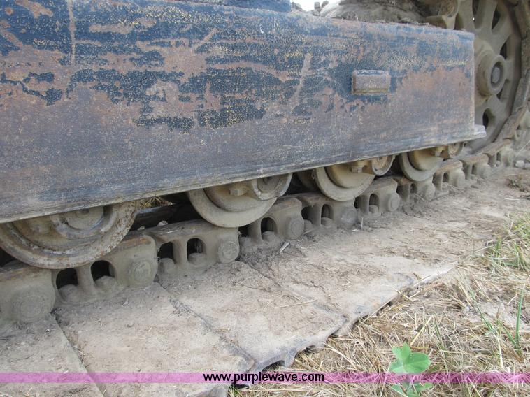 image for item B2764 1983 Caterpillar 225 excavator