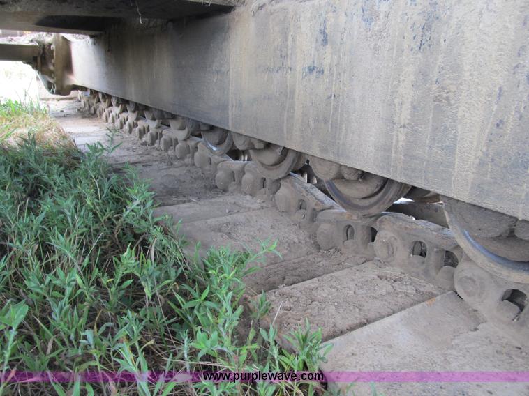 image for item B2764 1983 Caterpillar 225 excavator