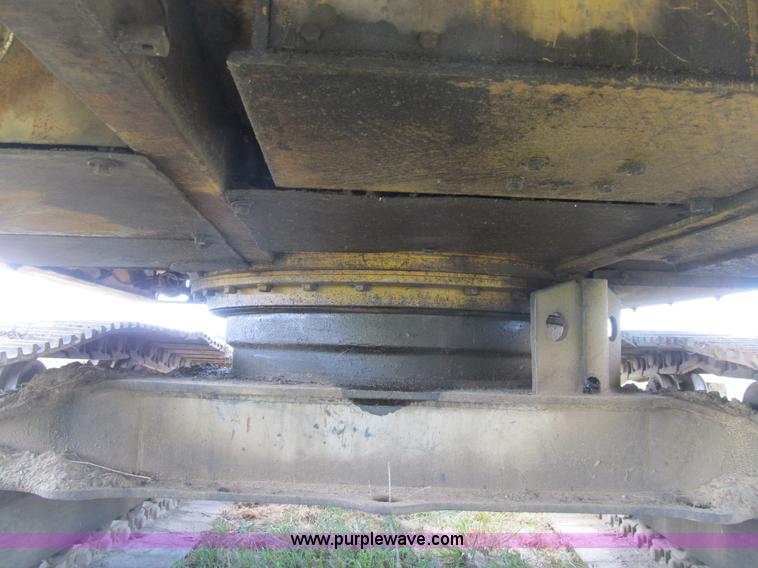 image for item B2764 1983 Caterpillar 225 excavator