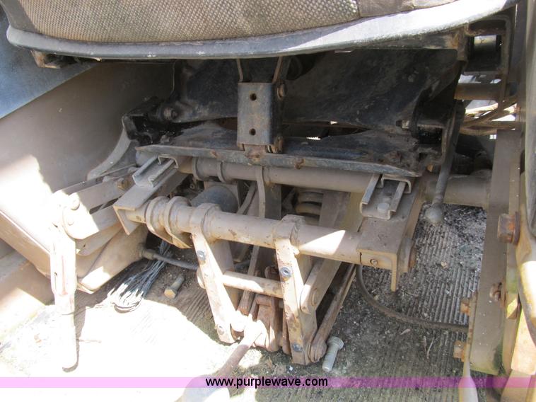 image for item B2764 1983 Caterpillar 225 excavator