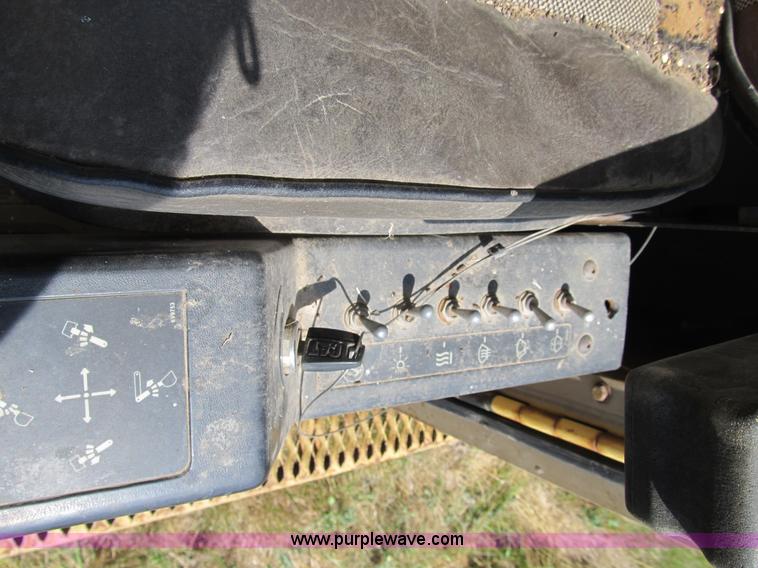image for item B2764 1983 Caterpillar 225 excavator