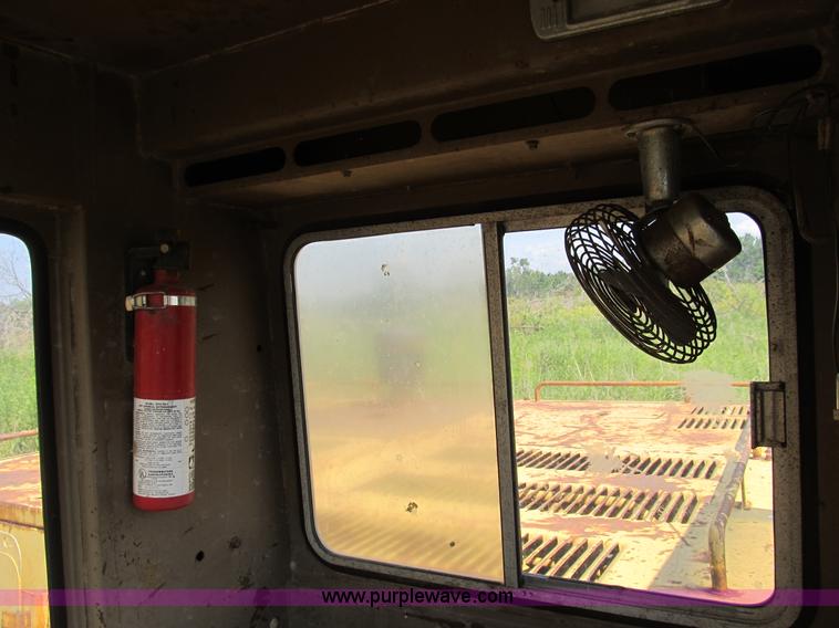 image for item B2764 1983 Caterpillar 225 excavator