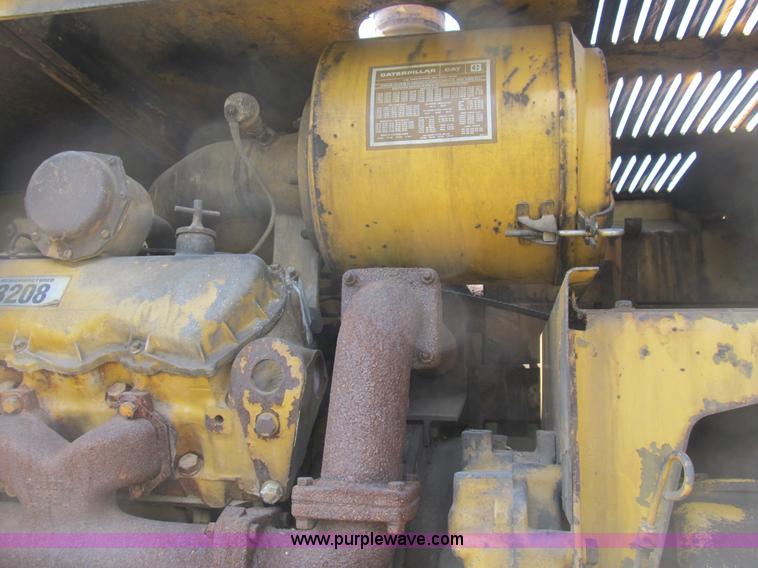image for item B2764 1983 Caterpillar 225 excavator