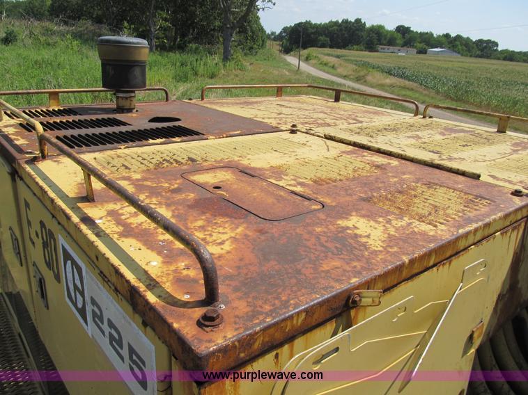 image for item B2764 1983 Caterpillar 225 excavator