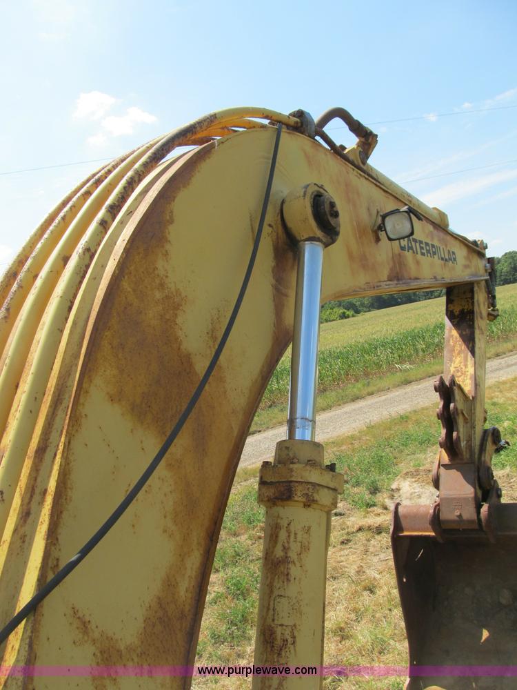 image for item B2764 1983 Caterpillar 225 excavator