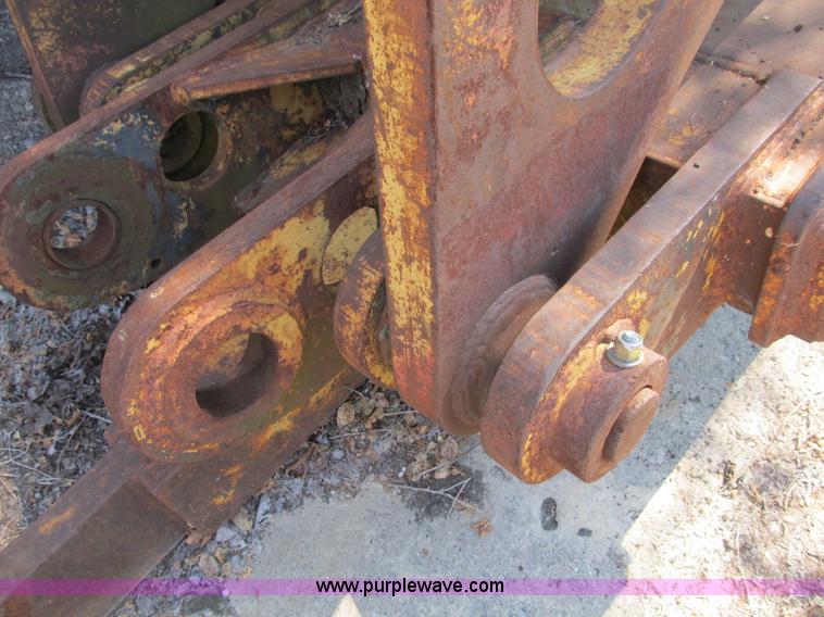 image for item B2764 1983 Caterpillar 225 excavator