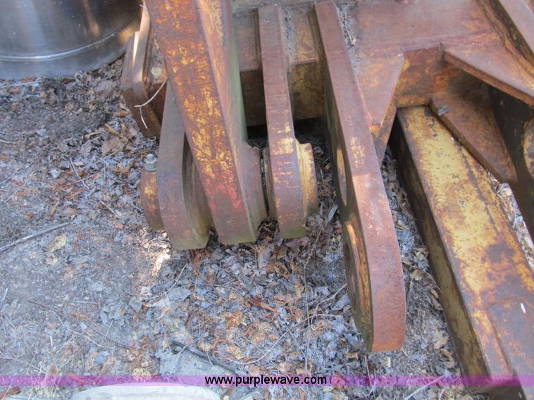 image for item B2764 1983 Caterpillar 225 excavator