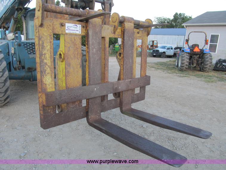 Forklift attachment in Shipman, IL Item B2768 sold Purple Wave