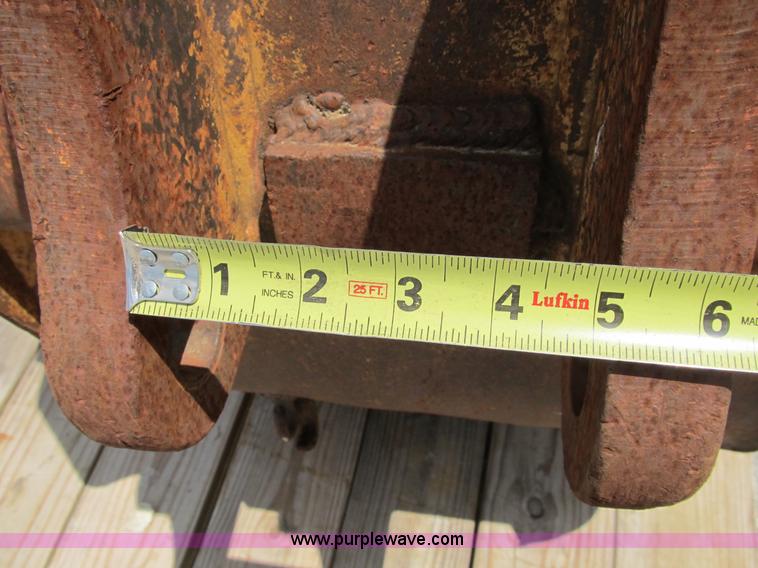 image for item B2774 John Deere 24" backhoe bucket