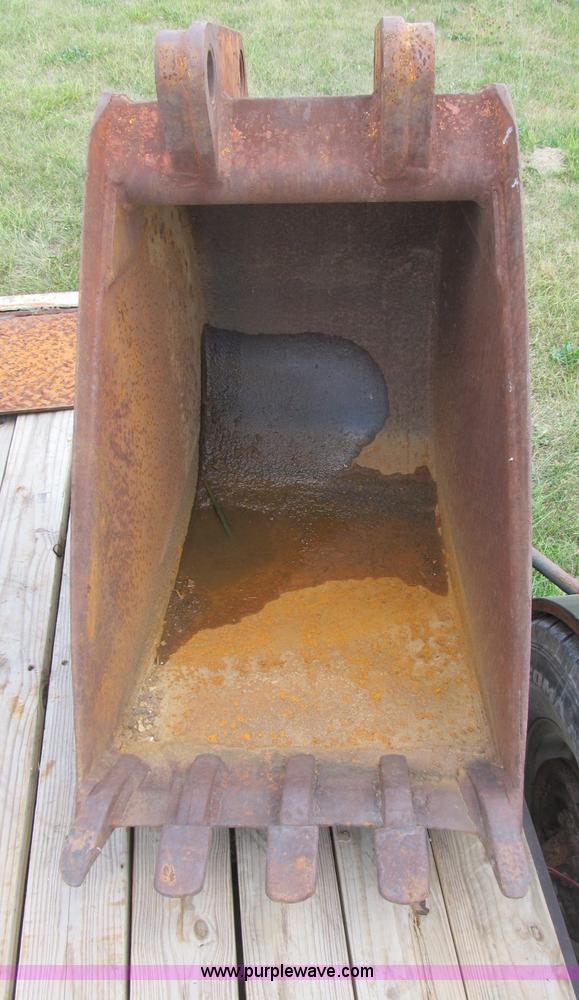 image for item B2775 Case 24" backhoe bucket