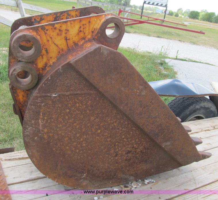 image for item B2775 Case 24" backhoe bucket