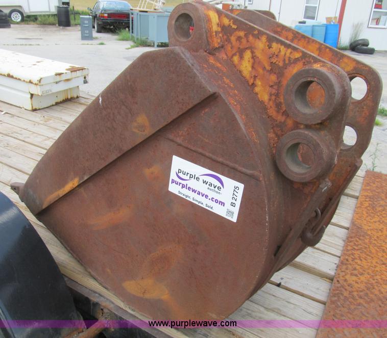 image for item B2775 Case 24" backhoe bucket