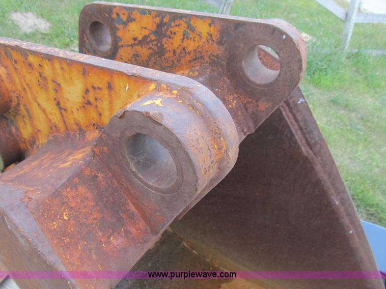 image for item B2775 Case 24" backhoe bucket