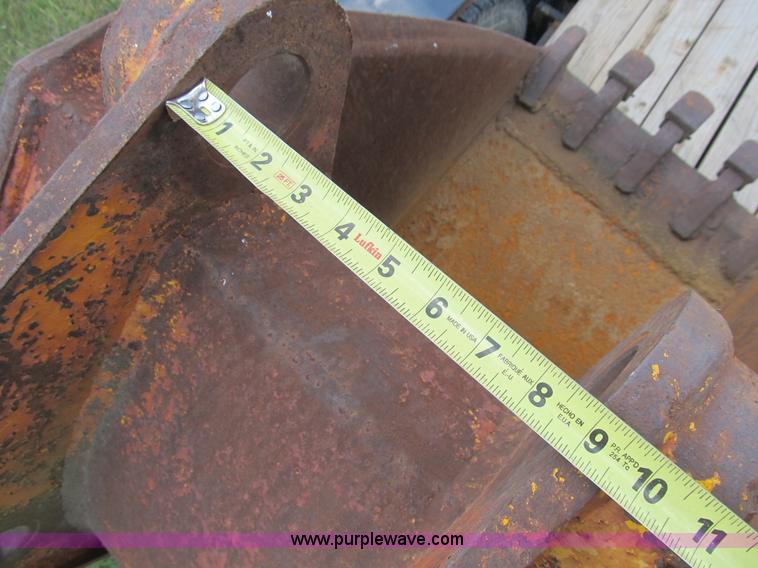 image for item B2775 Case 24" backhoe bucket