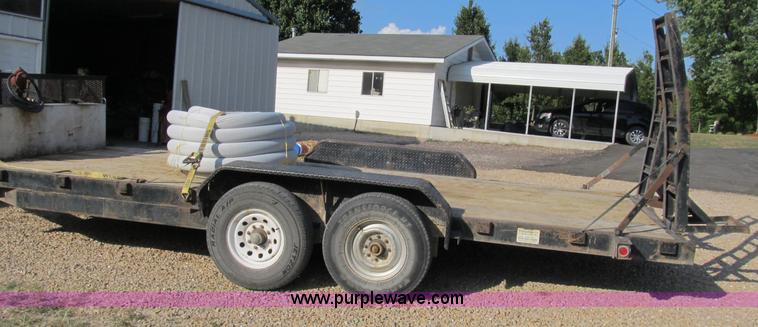 image for item B2789 2004 Stillwater 20' flatbed equipment trailer