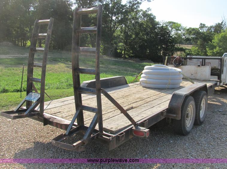 image for item B2789 2004 Stillwater 20' flatbed equipment trailer