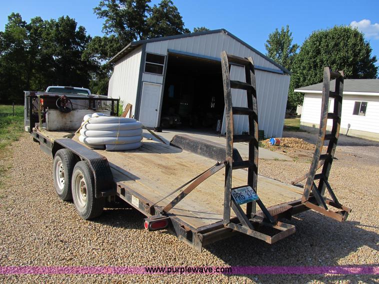 image for item B2789 2004 Stillwater 20' flatbed equipment trailer