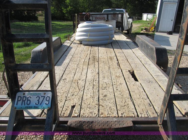 image for item B2789 2004 Stillwater 20' flatbed equipment trailer