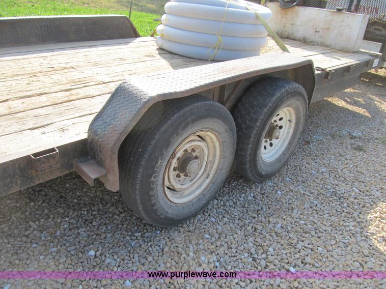 image for item B2789 2004 Stillwater 20' flatbed equipment trailer